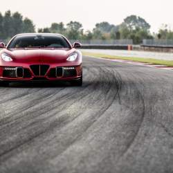 Touring Superleggera Aero 3 s technikou z Ferrari F12?