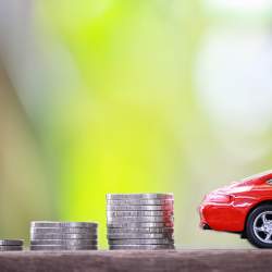 Nové auto je tou nejhorší investicí. Proč se vyplatí bazar?