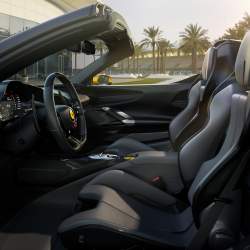 Nejvýkonnější Ferrari přišlo o střechu