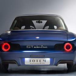 Půvabná Italka s elektrickým srdcem