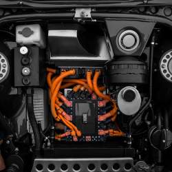 Půvabná Italka s elektrickým srdcem