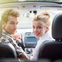 Řídí hůř muži nebo ženy?