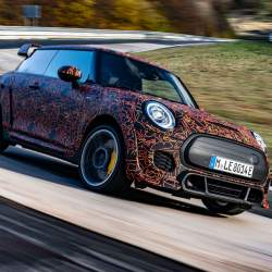 MINI VYVÍJÍ TECHNIKU ELEKTRICKÝCH MODELŮ JOHN COOPER WORKS