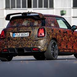 MINI VYVÍJÍ TECHNIKU ELEKTRICKÝCH MODELŮ JOHN COOPER WORKS