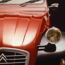 Citroën oslavuje 40. narozeniny úspěšného modelu 2CV Charleston zvaného Kachna