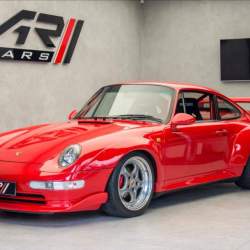 Splňte si klukovský sen. Kolik stojí ojeté Porsche, Ferrari či Lambo?