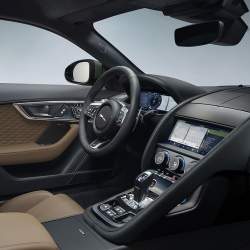 Jaguar vzdává hold své legendě