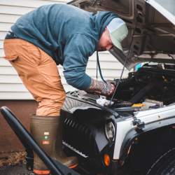 Jak zjistit, jestli má auto stočený tachomet