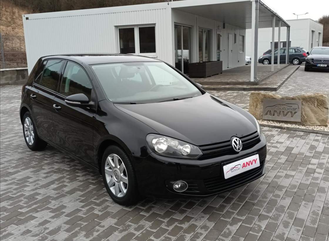 Volkswagen - Golf
