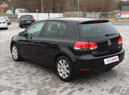Volkswagen - Golf