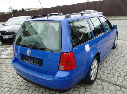 Volkswagen - Golf