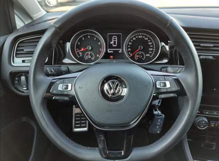 Volkswagen - Golf