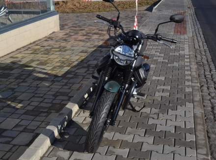 Moto Guzzi - V7 Stone Cententario