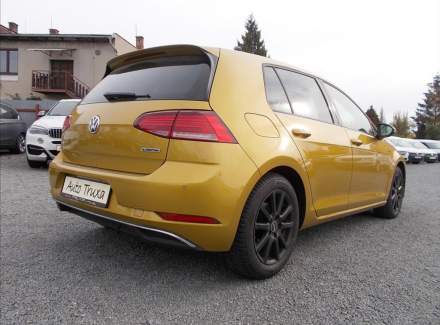 Volkswagen - Golf