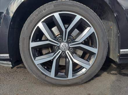 Volkswagen - Passat