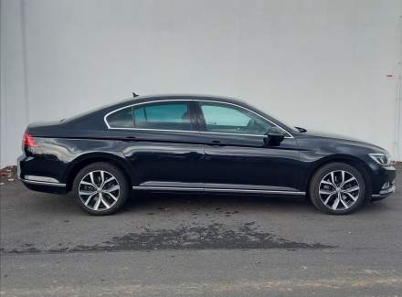 Volkswagen - Passat