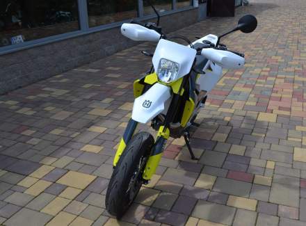 Husqvarna - 701 Supermoto