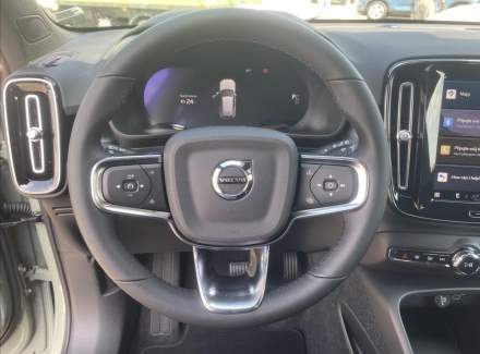 Volvo - XC40