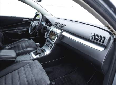 Volkswagen - Passat