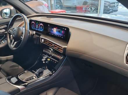 Mercedes-Benz - EQC