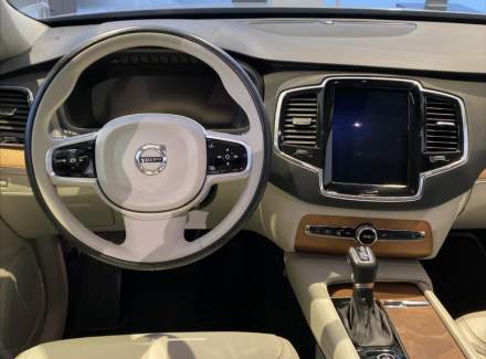 Volvo - XC90