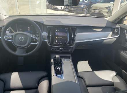 Volvo - V90