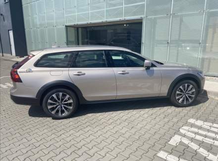 Volvo - V90