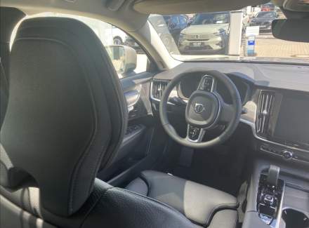 Volvo - V90