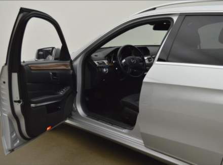 Mercedes-Benz - E-class