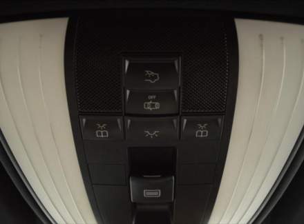 Mercedes-Benz - E-class