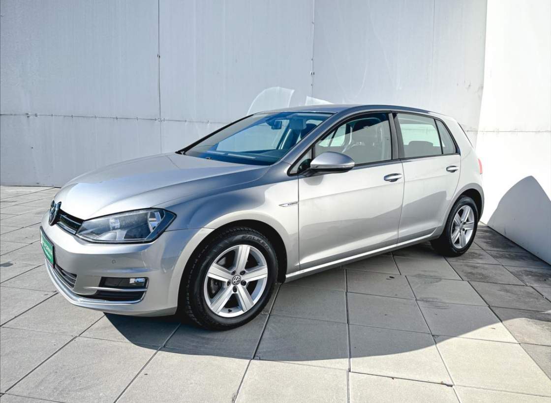 Volkswagen - Golf