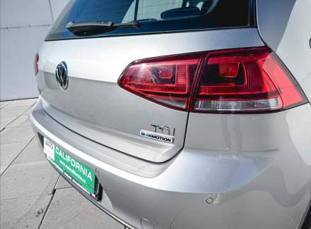 Volkswagen - Golf