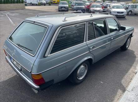 Mercedes-Benz - W123