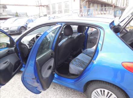 Peugeot - 206