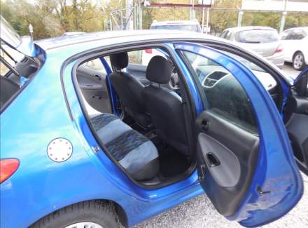 Peugeot - 206