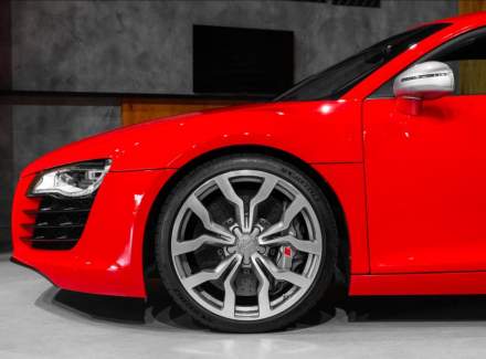 Audi - R8