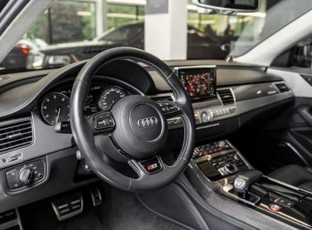 Audi - S8