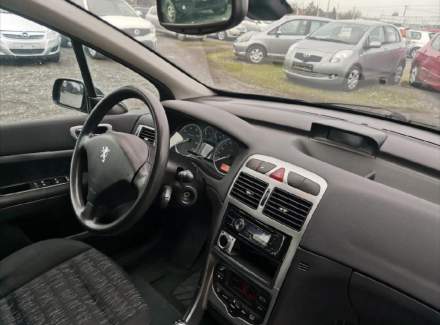 Peugeot - 307