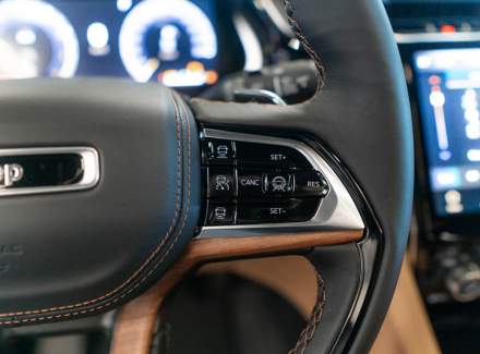 Jeep - Grand Cherokee