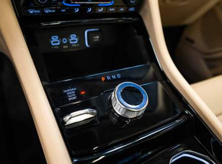 Jeep - Grand Cherokee