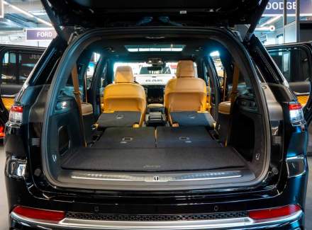 Jeep - Grand Cherokee