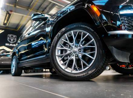 Jeep - Grand Cherokee