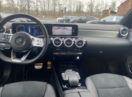 Mercedes-Benz - CLA
