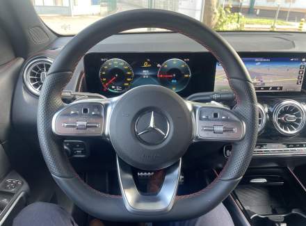 Mercedes-Benz - EQB