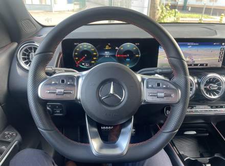 Mercedes-Benz - EQB