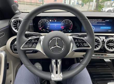 Mercedes-Benz - CLA