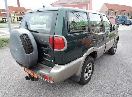 Nissan - Terrano