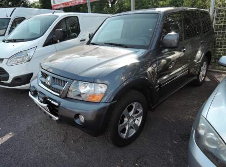 Mitsubishi - Pajero