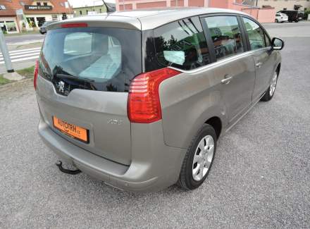 Peugeot - 5008