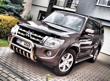 Mitsubishi - Pajero